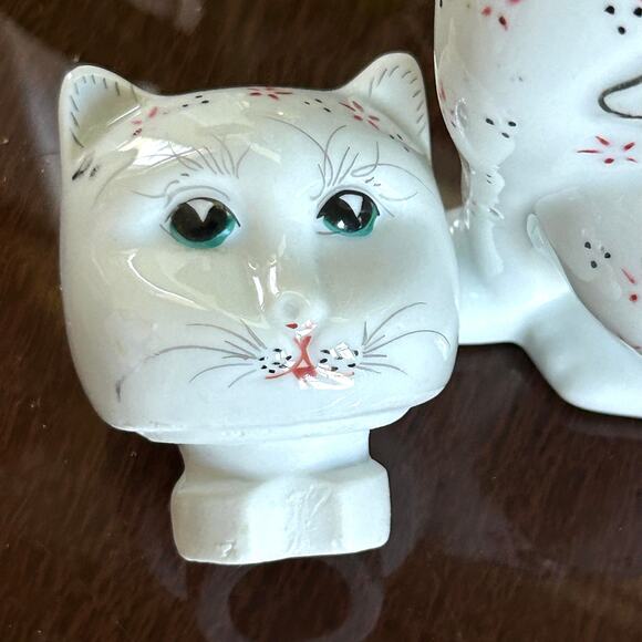 Vintage Small Ceramic Lucky Cat Tea Pot with Lid - Picture 8 of 14